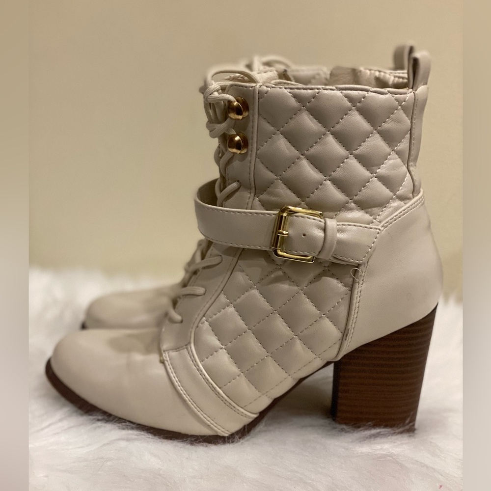 XOXO CREAM Booties